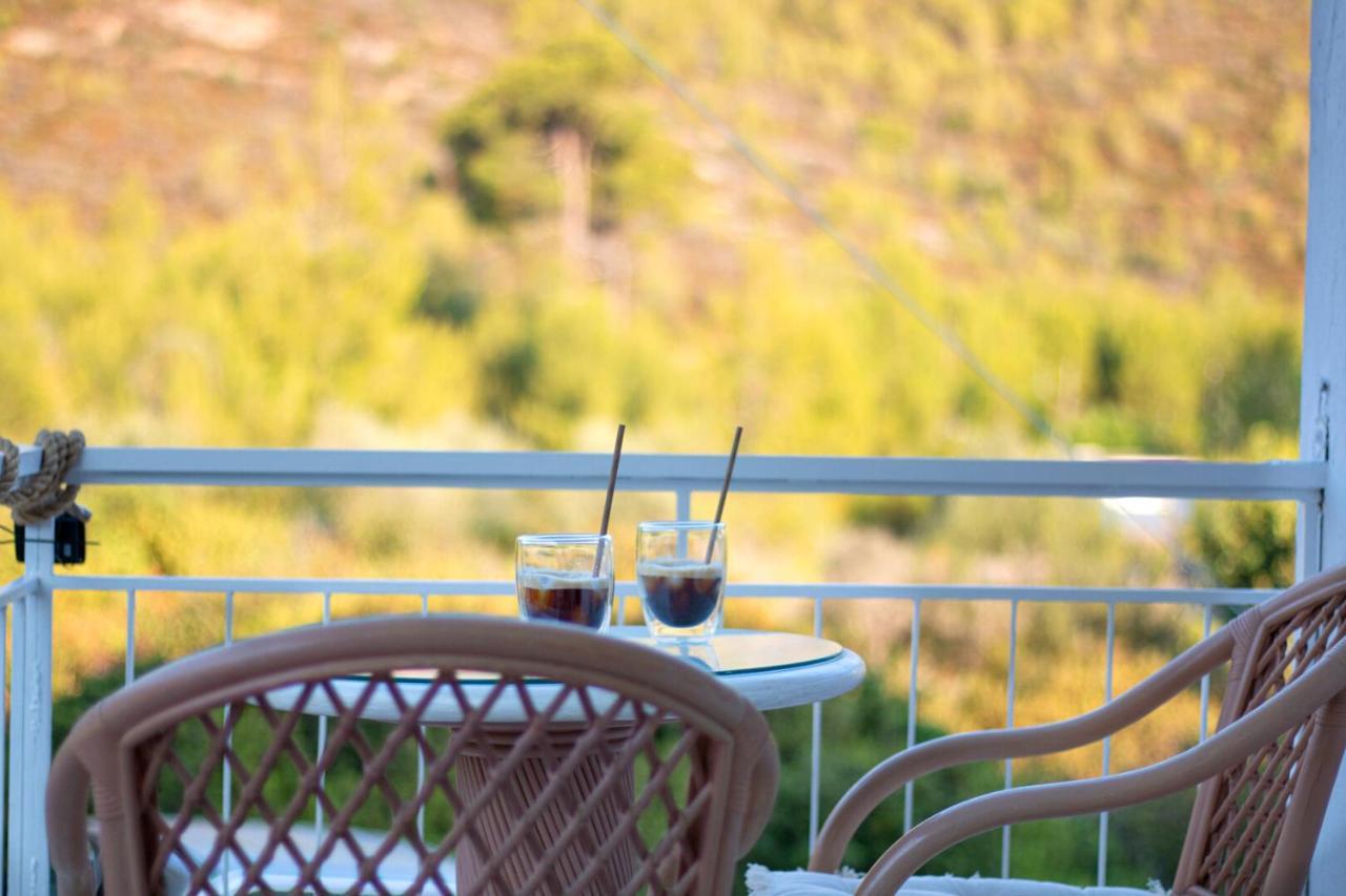 Summer Feel Suites Poros Town Exteriör bild