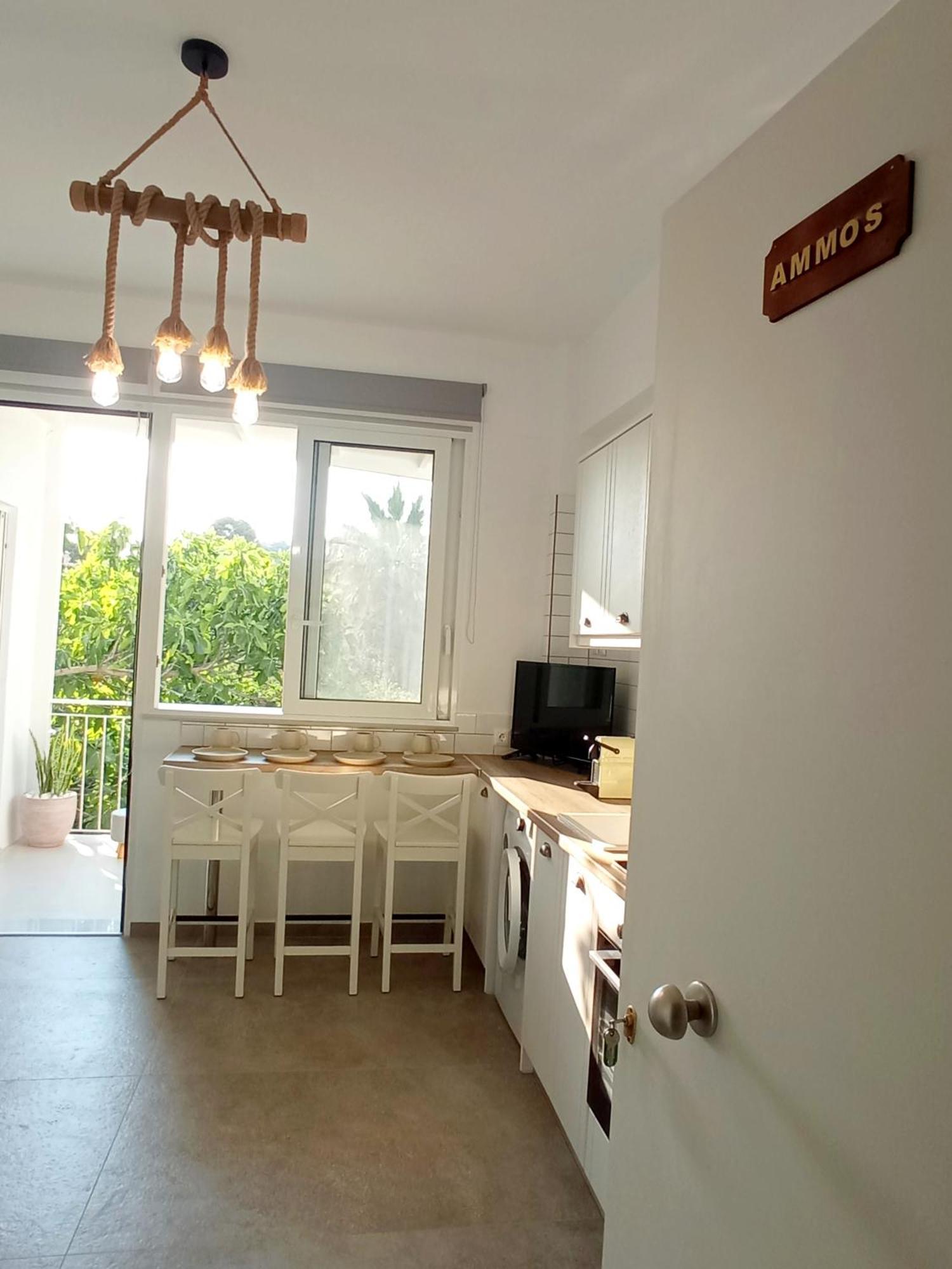 Summer Feel Suites Poros Town Exteriör bild