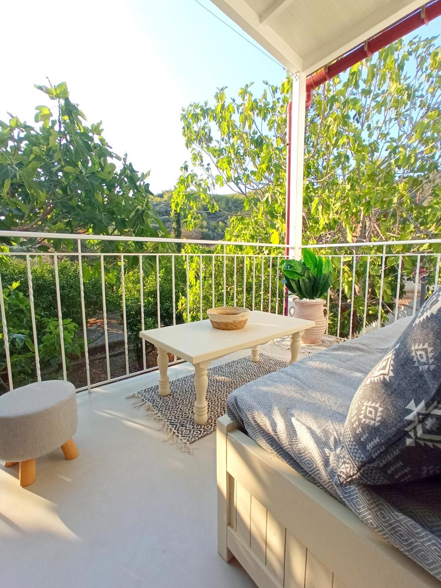 Summer Feel Suites Poros Town Exteriör bild