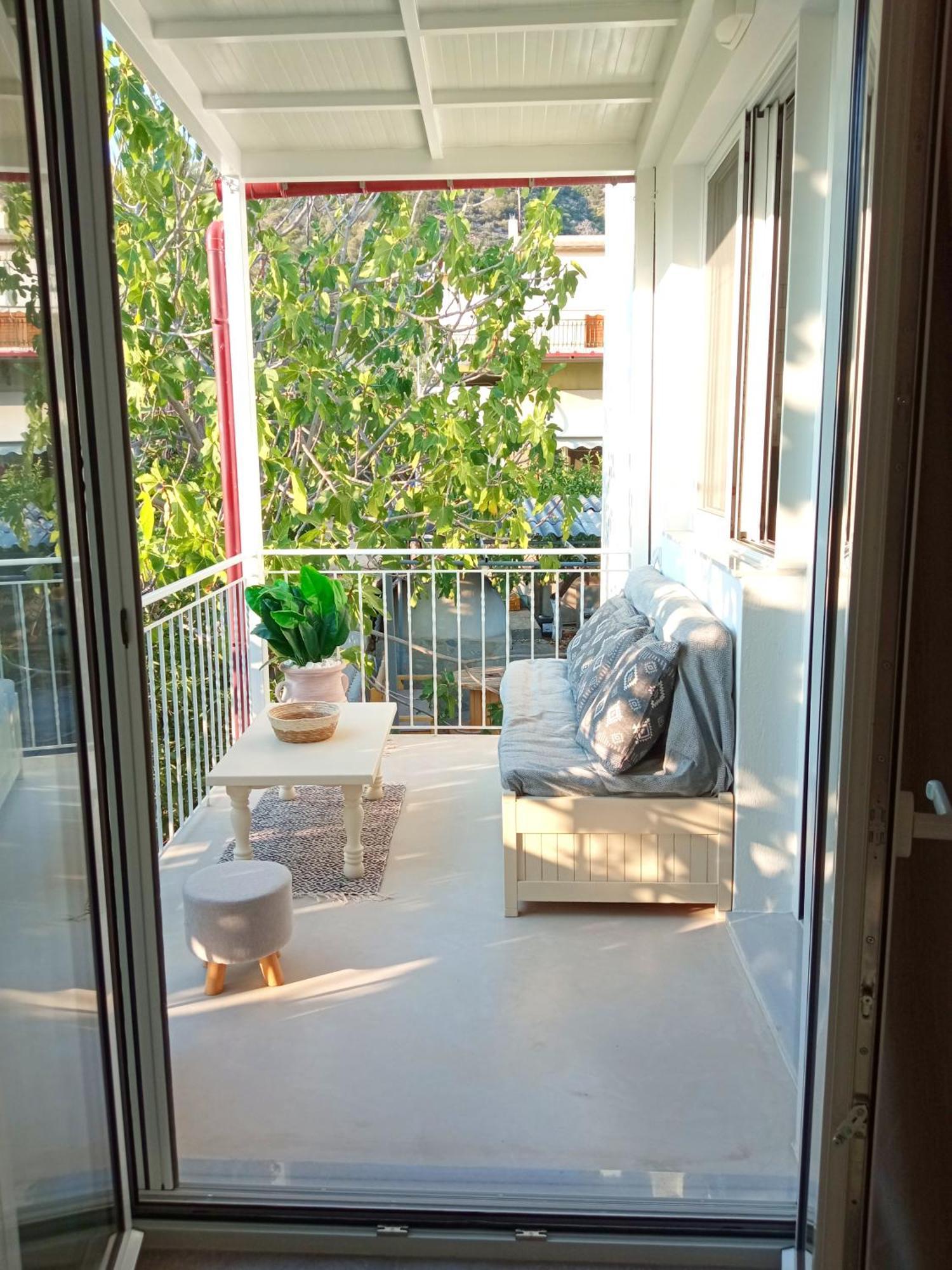 Summer Feel Suites Poros Town Exteriör bild